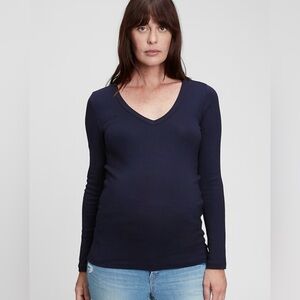 GAP Maternity 2 pack V-Neck Long Sleeve Shirt